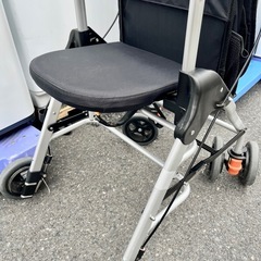 《売約済》【武蔵小山店】 シルバーカー シルバーカート ショッピングカート 歩行補助 歩行器 tacaoF テイコブ 高齢者用 折りたたみ 介護用品 介護 散歩 コンパクト シニア 用 お買い物カート 4輪 カート チェック柄の画像