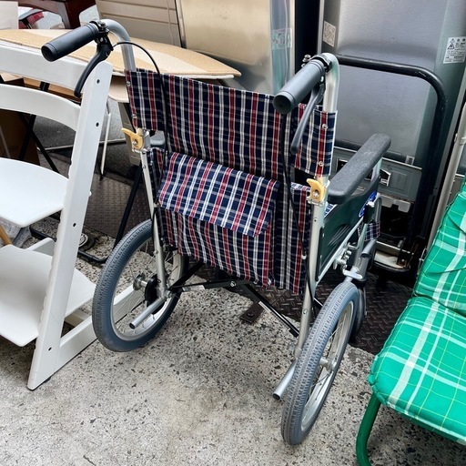 《売約済》【武蔵小山店】 車椅子 車いす 日進医療器 NEO2 NEO-2 介護用品 介護 中古 折りたたみ チェック柄 介助式車椅子 介助式 福祉　用具 在宅介護 外出サポート 自走不可タイプ