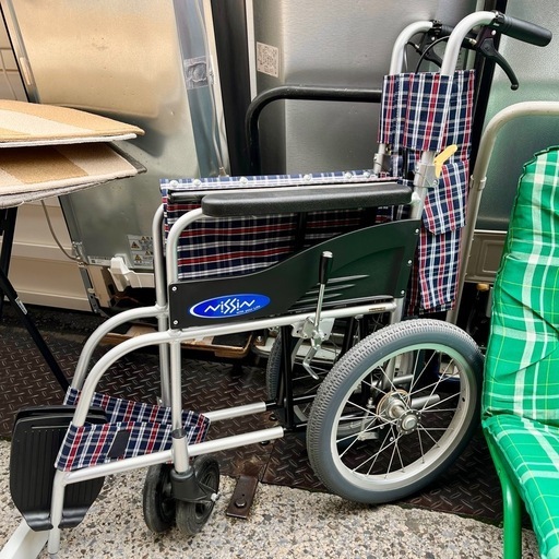 《売約済》【武蔵小山店】 車椅子 車いす 日進医療器 NEO2 NEO-2 介護用品 介護 中古 折りたたみ チェック柄 介助式車椅子 介助式 福祉　用具 在宅介護 外出サポート 自走不可タイプ
