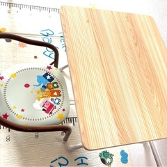 子供用の机と椅子セット（中古・美品）