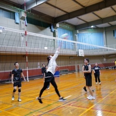 繋げば勝利は目前✌️❤️‍🔥みんなでバレーボール😆🏐 - スポーツ