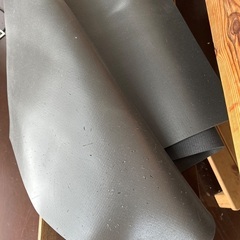 ヨガマット　厚い　天然ゴム　猫の引っ掻き傷等あり