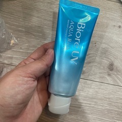 ビオレUV アクアリッチウォーターエッセンス　日焼け止め