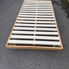 シングルベッド
