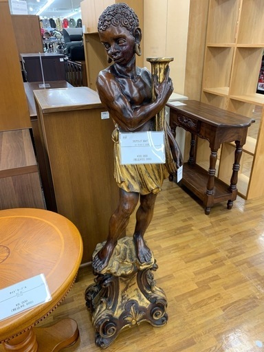 ヌビアンモチーフのフロアランプホルダーが入荷しました！