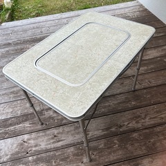 キャンプテーブル　キャンプ用品