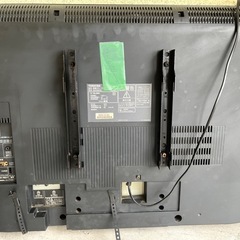 テレビと壁掛金具のセットの画像