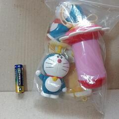 子供のおもちゃ タケコプターとトーマス　各200円