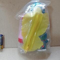 子供のおもちゃ タケコプターとトーマス　各200円の画像