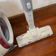 SHARP コード式掃除機の画像