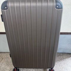 新品未使用　スーツケースM (不良品)