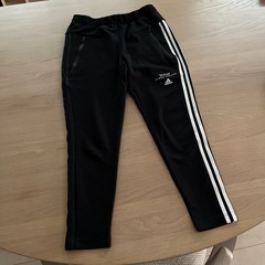 adidas ブラック ストライプ パンツ