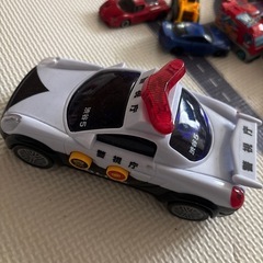 音のなるパトカー