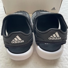adidas アディダス　サンダル　19㎝の画像
