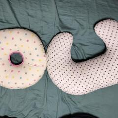 授乳クッションと円座クッションのセットです！