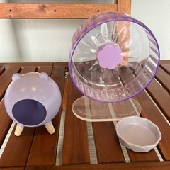 ゴールデンハムスタータイプ、回し車、餌皿、寝所の画像