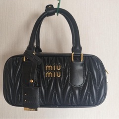miu miu ブラックバッグ
