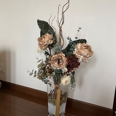 造花（グラス花瓶付き）の画像