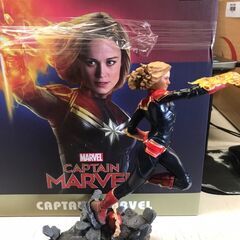 キャプテン・マーベル MARVEL アベンジャーズ フィギュア 箱あり ジャングルジャングル貝塚店 貝塚市 二色浜の画像