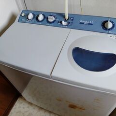 二層式洗濯機（東芝VH52　5.2㎏　２００７年製造)