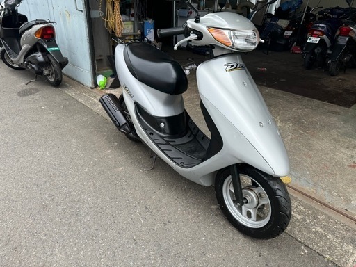 ライブディオ　前後タイヤ新品　サイドスタンド付き