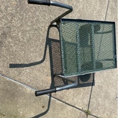 リヤカー？　二輪の手押し車の画像