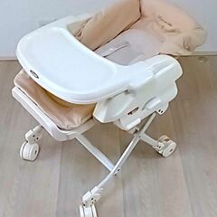 COMBI　ハイローチェアの画像