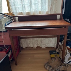 引き出し付きテーブル