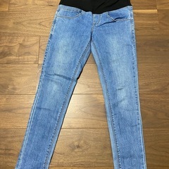 マタニティジーンズ