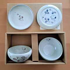 スヌーピー・蓋つき小鉢２色入り×２(金正陶器)の画像