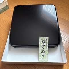 家紋入広盆と袱紗
の画像