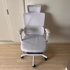 【美品】ホワイトメッシュオフィスチェア　高機能メッシュチェア