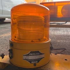 黄色警告灯　
散光式警光燈　パトライトの画像