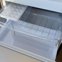 夏の激熱価格✦SHARPプラズマクラスター冷凍冷蔵庫 インテリ家電 137L☆2020年 中古美品☆ SJ-GD14F-B【おまとめ購入で送料無料】熊本限定/離島不可の画像