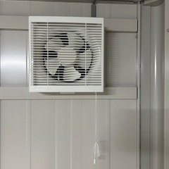 貸しガレージ　レンタルガレージ　埼玉県越谷市　ガレージハウス　電動シャッター − 埼玉県