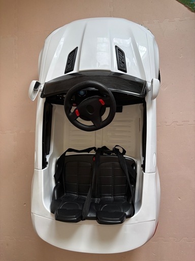 電動乗用玩具　電動車　車　おもちゃ　ラジコン