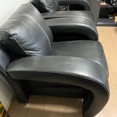 レザーソファ　メーカー不明　2人掛け1脚　1人掛け2脚　色：ブラックの画像