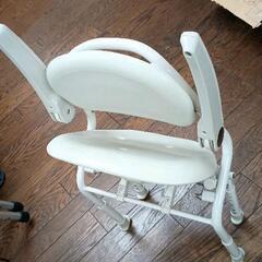 0512-132 シャワーチェアの画像