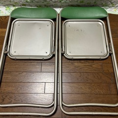 差し上げます　折り畳み椅子2脚の画像