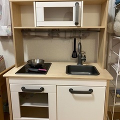 【終了】ブォーノアミーチェデスク&チェア、IKEAおままごとキッチンのセットの画像