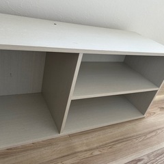 白のテレビ台