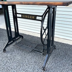 SINGER 
ミシン台　テーブルの画像