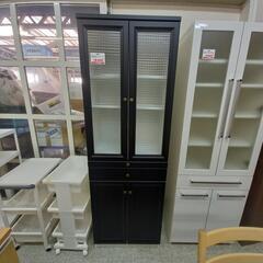 シンプルでシックな食器棚が入荷しました！