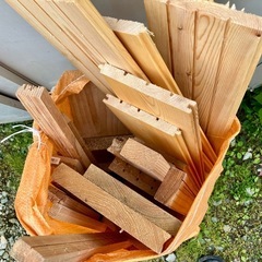 廃材　薪　焚き火　キャンプ　の画像