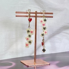 レジンでチャームやピアスを一緒にまったり作ろ♪