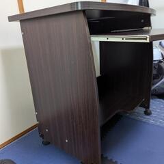 ニトリ　PCデスクの画像