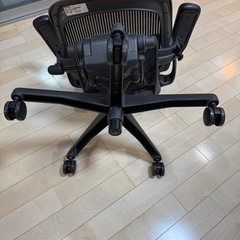 Herman Miller ハーマンミラー アーロンチェア Bサイズの画像