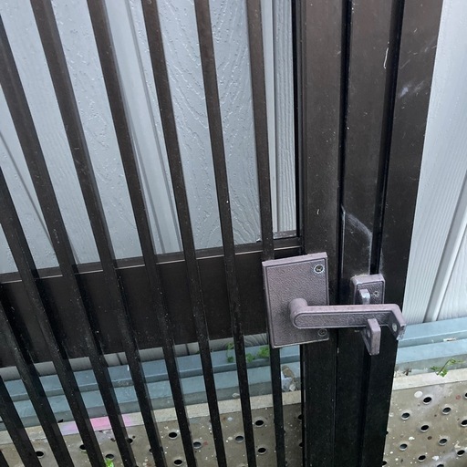 門扉　　
