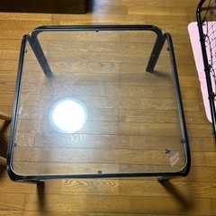 ガラステーブル
