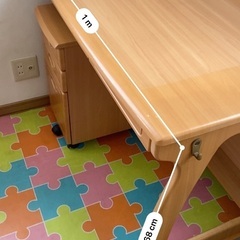 こども用学習机の画像
